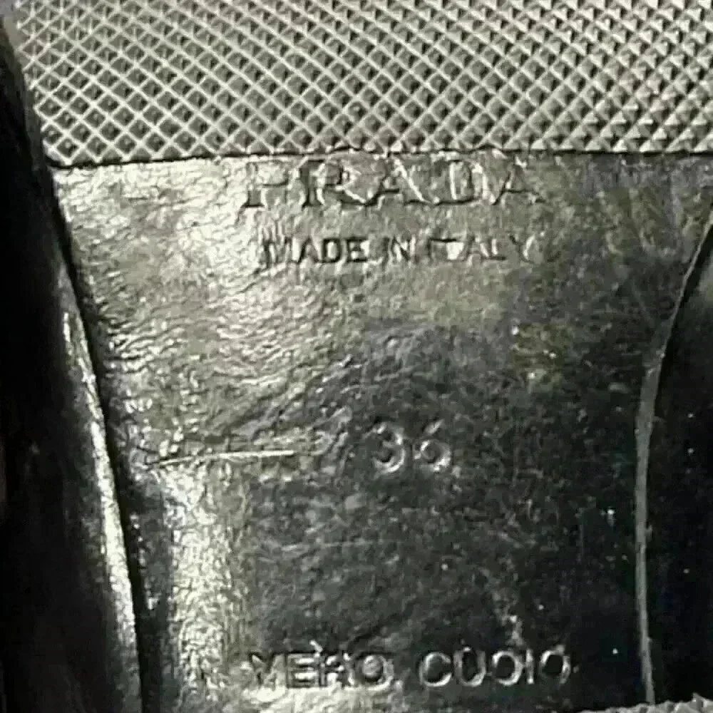 PRADA Black Leather Shoes with Point Toes and Chunky Heel - Picture 10 of 14